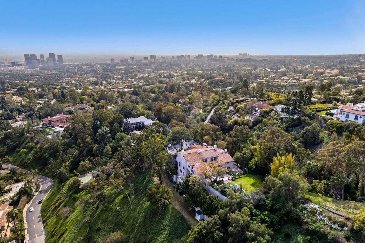 Tower Grande Villa Los Angeles Exterior photo